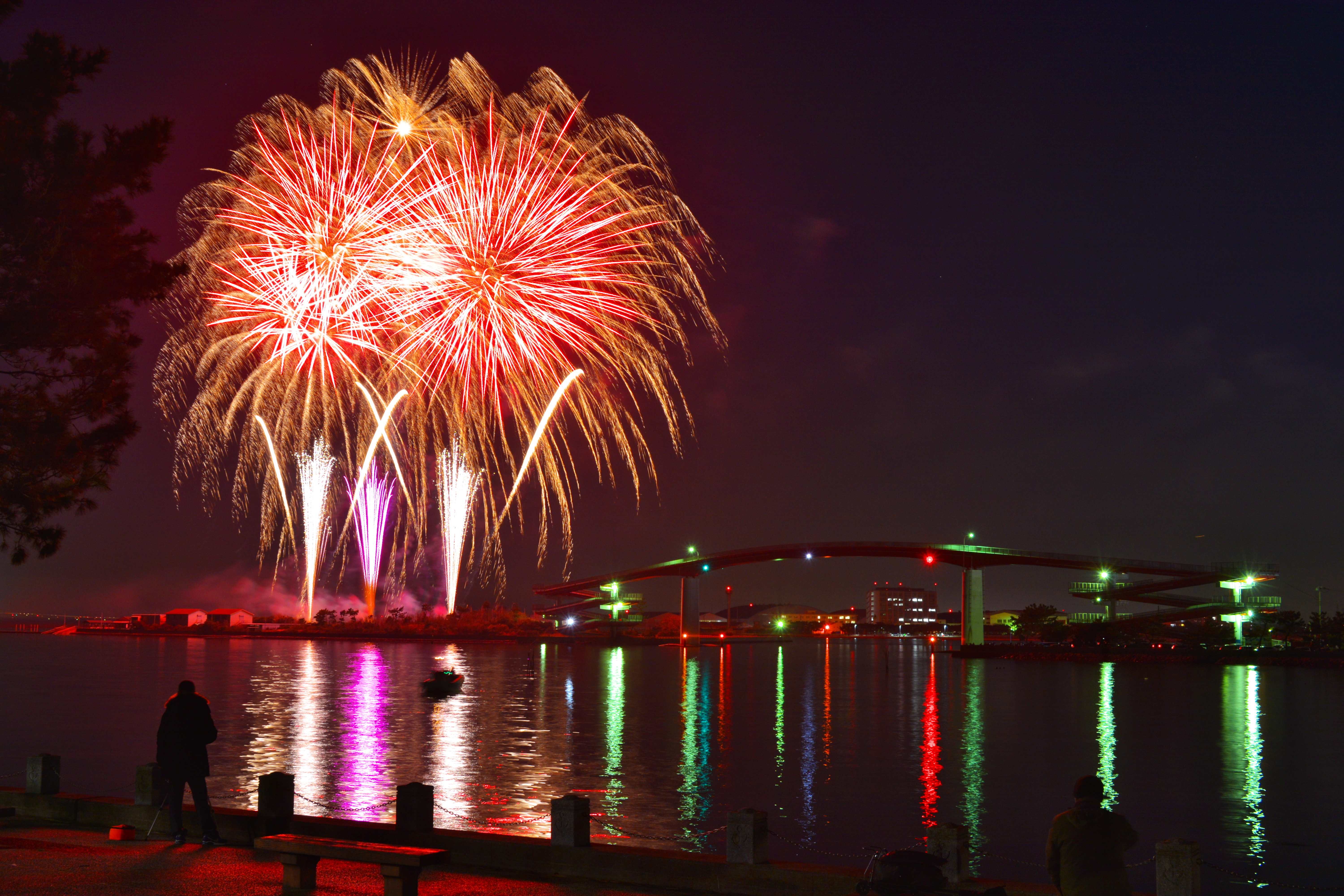 Kisarazu Fireworks Festival (Aug)